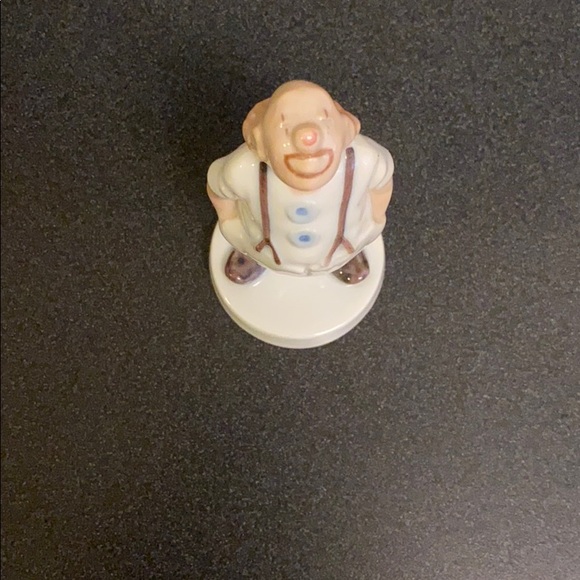 Bing & Grondahl Clown 🤡 Looking Up - Picture 4 of 8